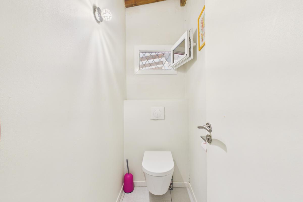 Location martinique  trois ilets 5 chambres - wc visiteur
